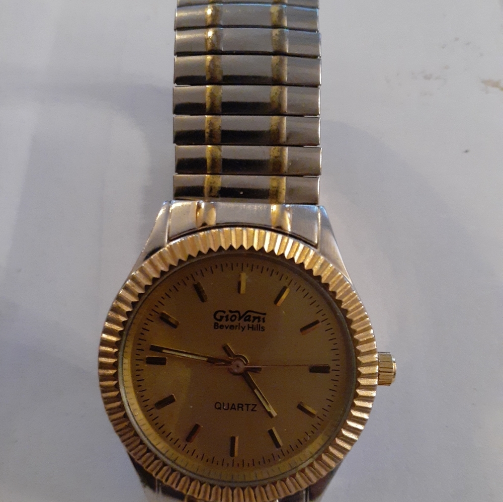 GORGEOUS Giovanni Beverly Hills Two Tone Stretch Watch